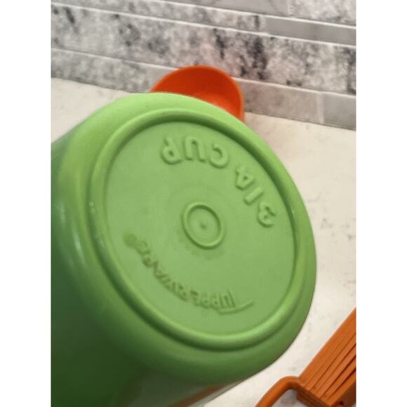 VTG Tupperware Nesting Cups, Caddy, Grapefruit Knives, Cake Server, Corn Butter - Picture 11 of 14